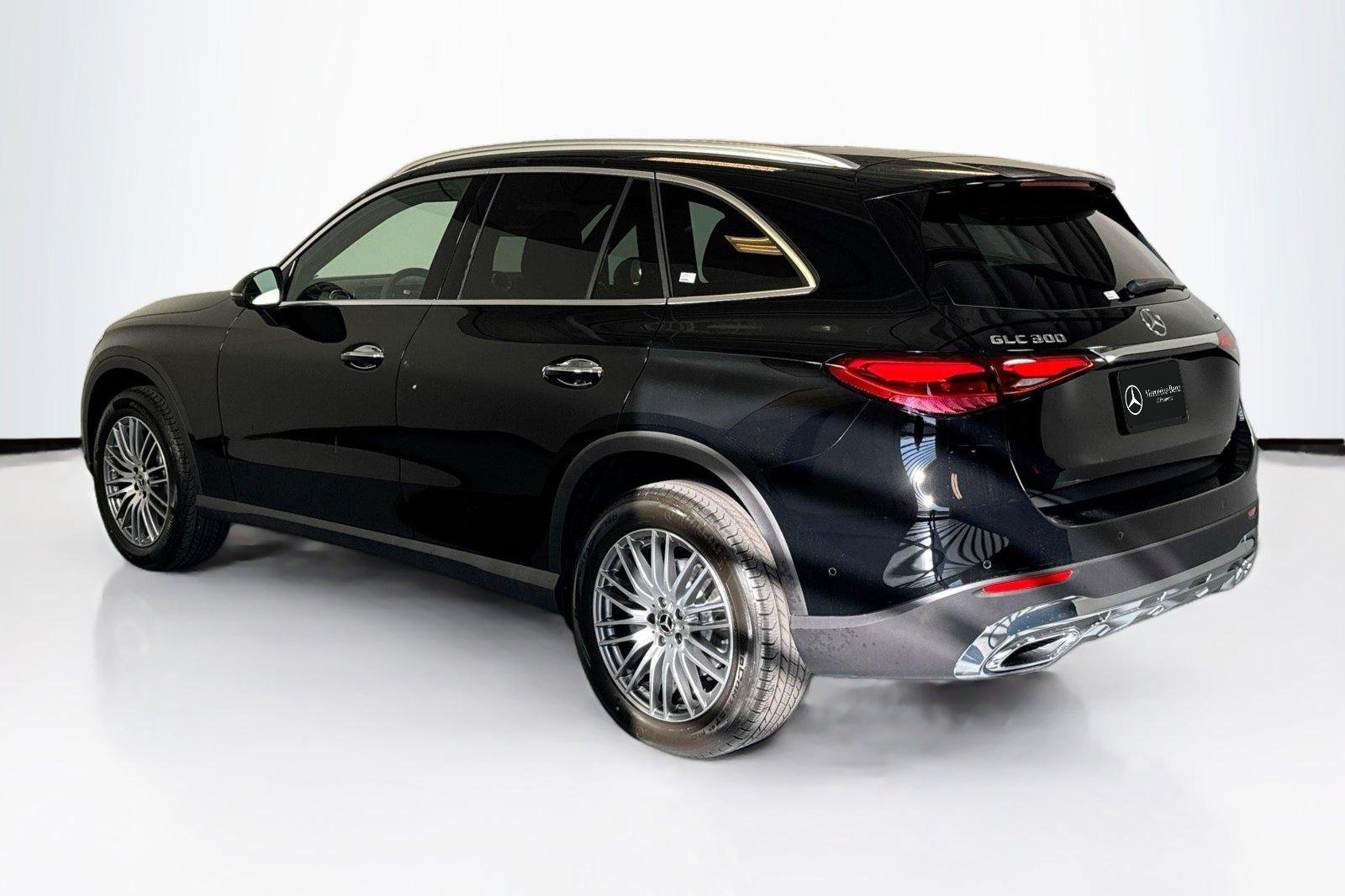 New 2026 Black Mercedes-Benz GLC 300 image 7
