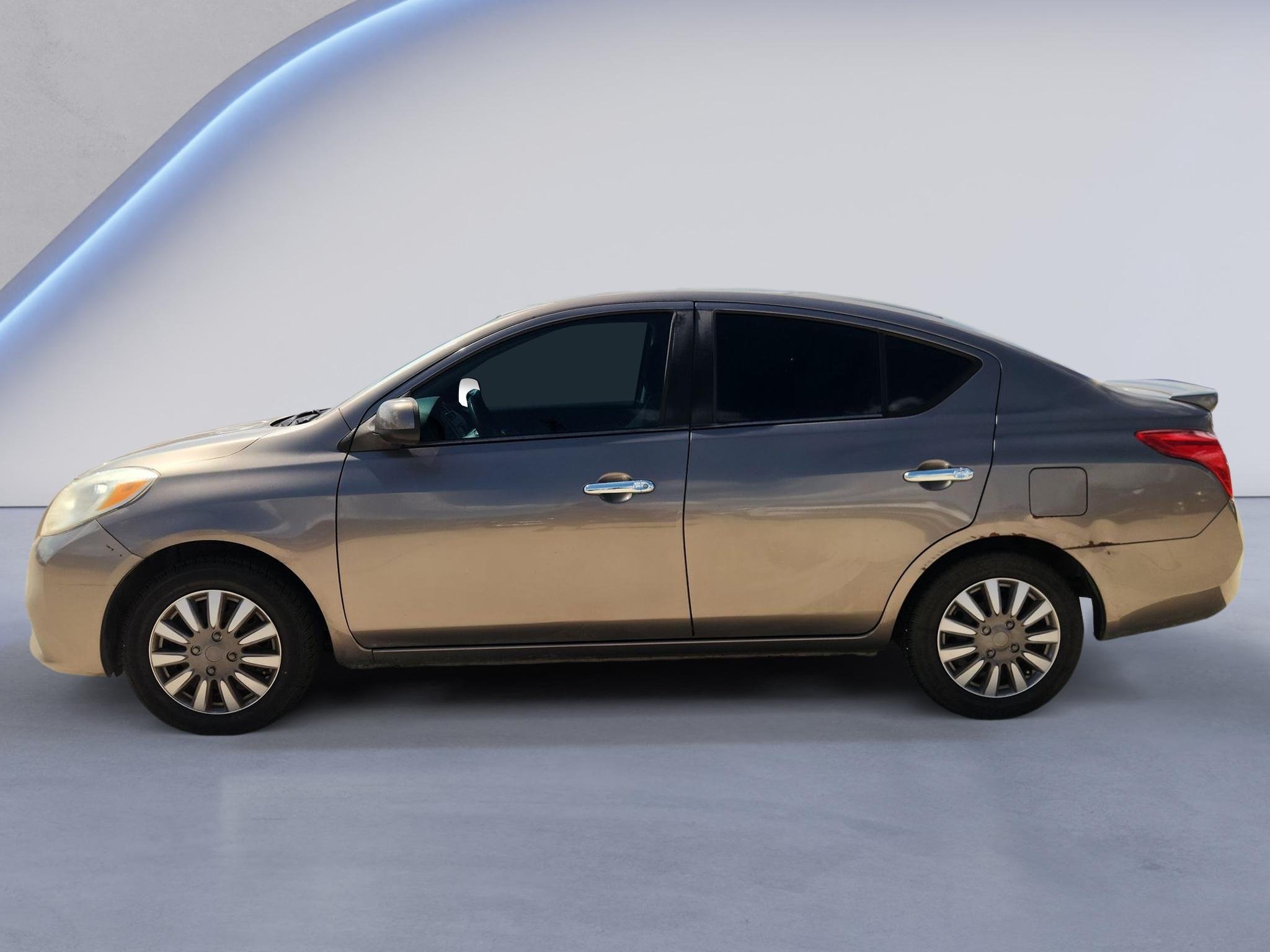 Used 2014 Titanium Nissan SV image 5