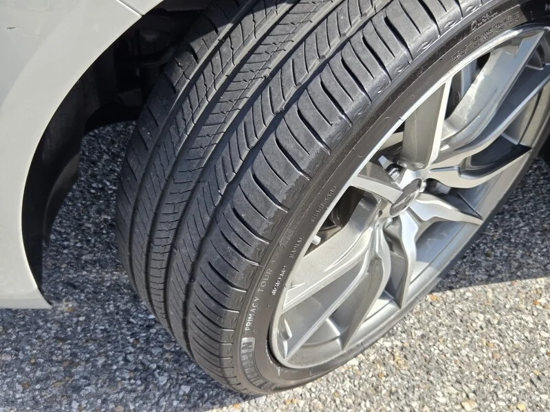 Used 2025 Gray GENESIS 2.5T RWD image 25