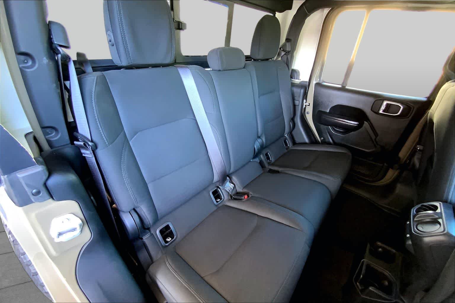 Used 2020 Gator Clearcoat Jeep Sport S image 20