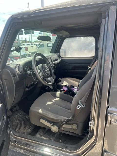 Used 2016 Gray Jeep Unlimited Sport image 4