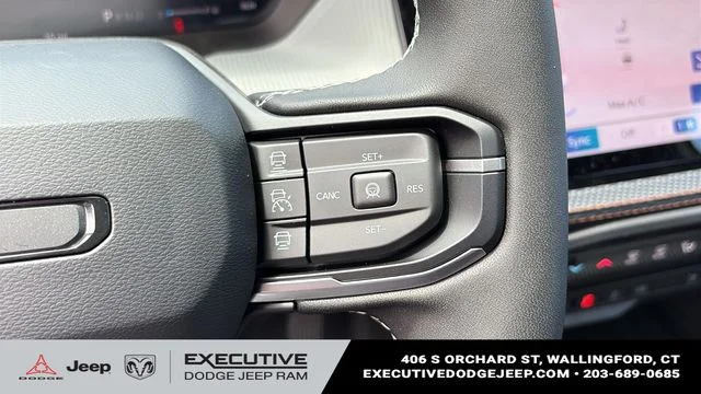 New 2026 Bright White Clear-Coat Exterior Paint Jeep Limited image 14