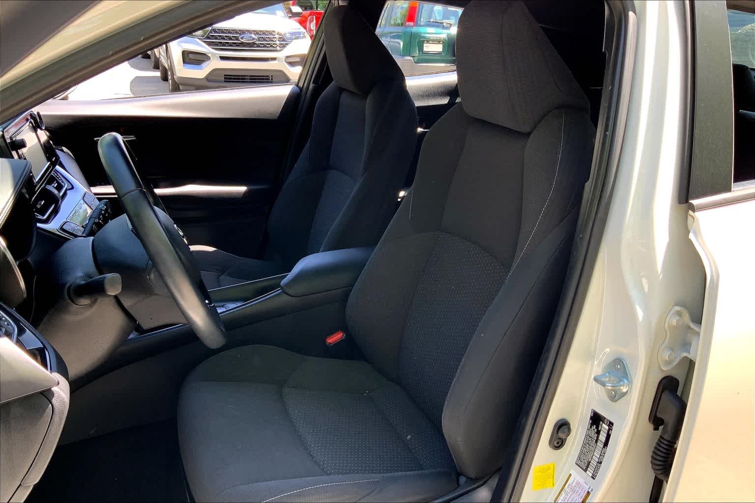 Used 2018 Blizzard Pearl Toyota XLE image 7