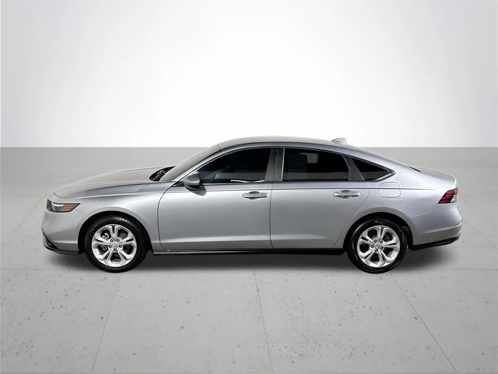 Used 2023 Lunar Silver Metallic Honda LX image 9
