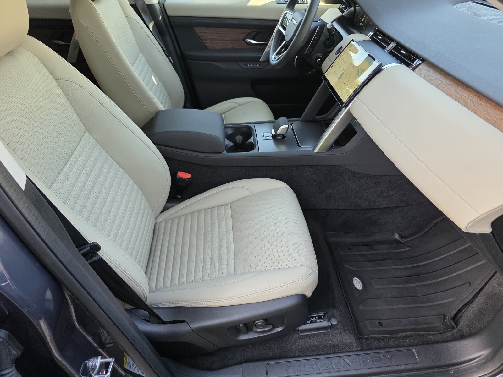 Used 2024 Varesine Blue Metallic Land Rover Core S P250 image 3