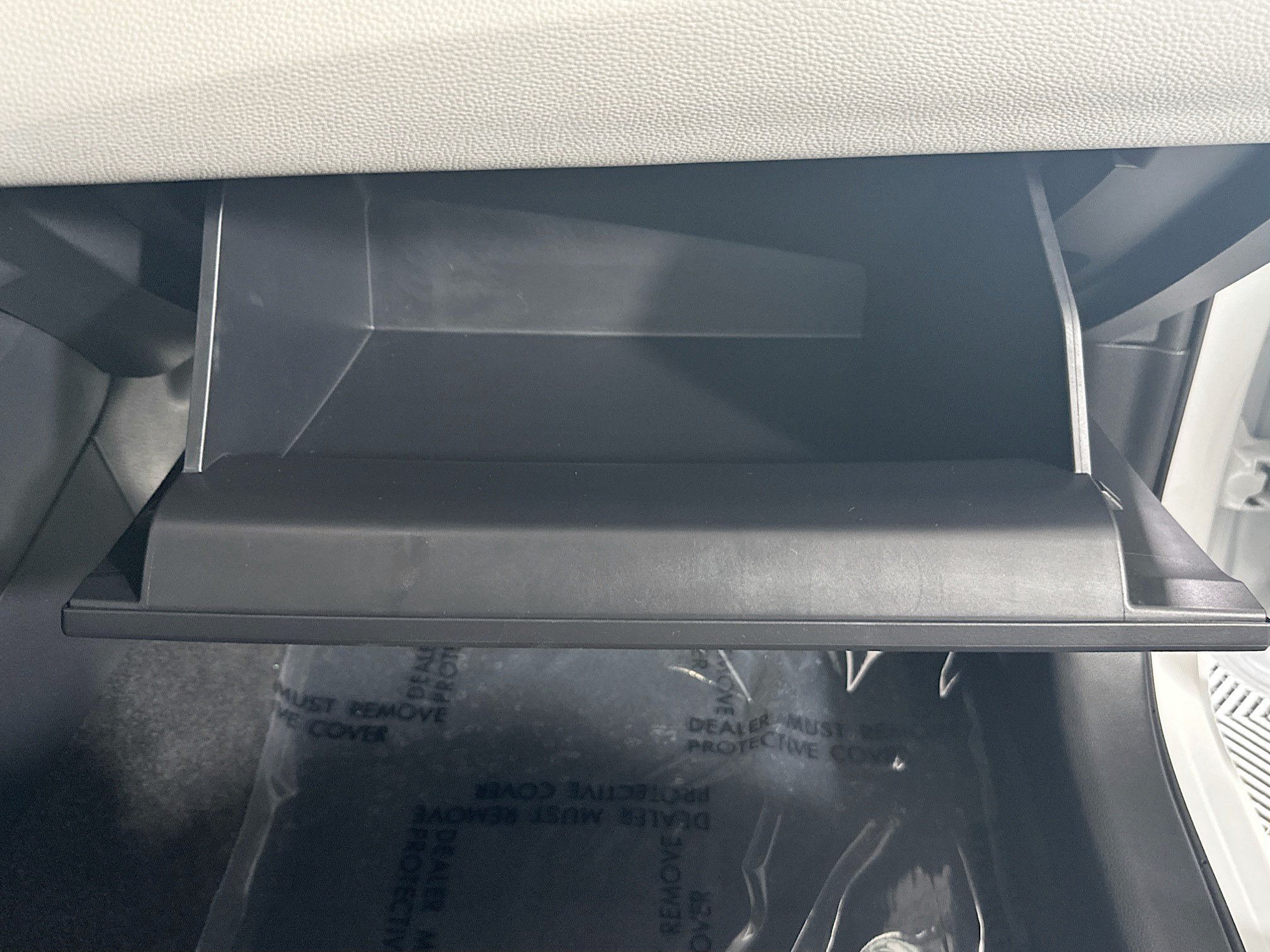 Used 2024 Ice Toyota LE image 31