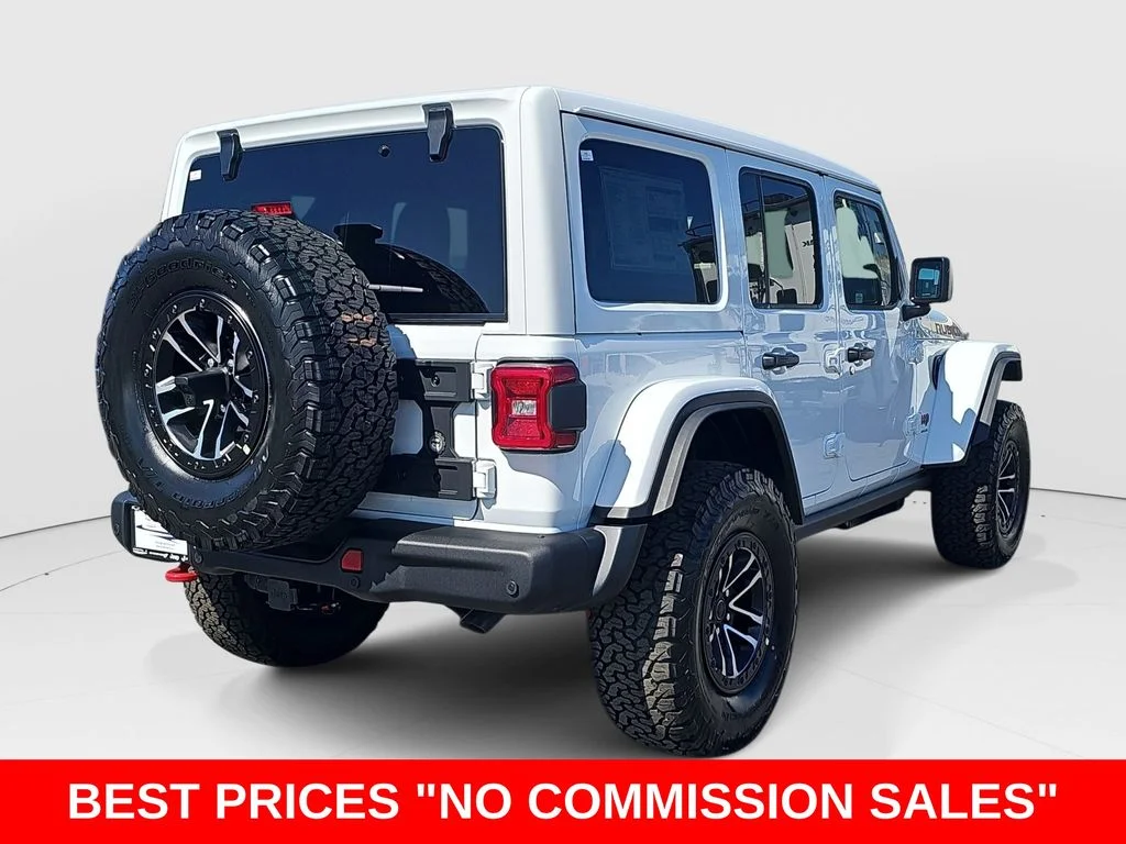 New 2026 Bright White Clear-Coat Exterior Paint Jeep Rubicon X image 3