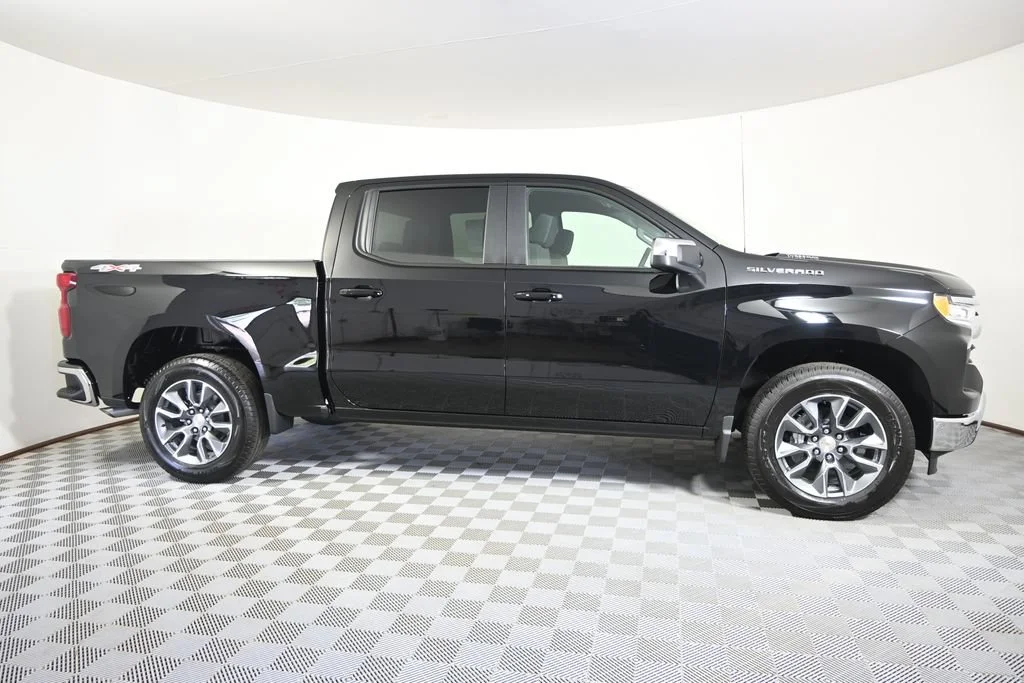 2026 Chevrolet Silverado 1500 LT - Photo 9