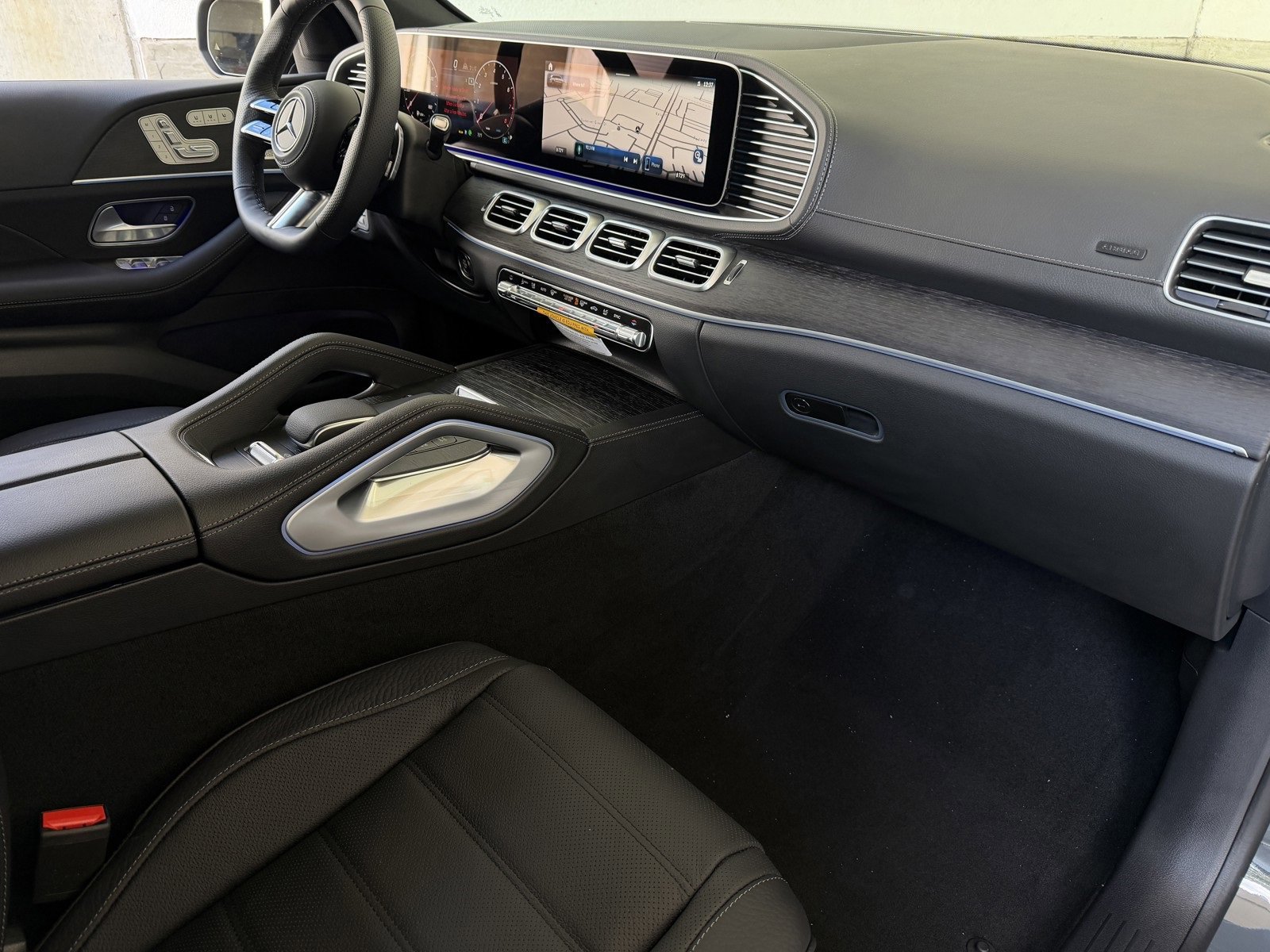 New 2026 MANUFAKTUR Silicon Grey Mercedes-Benz GLS 450 image 40