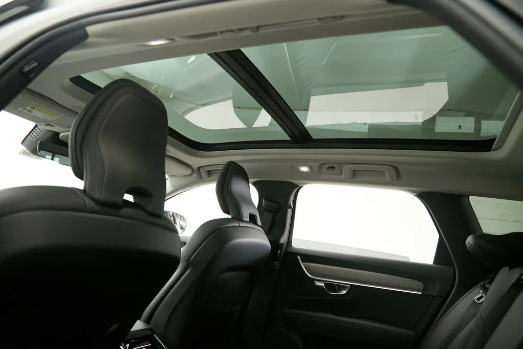 Certified Used 2025 Crystal White Volvo Plus image 23