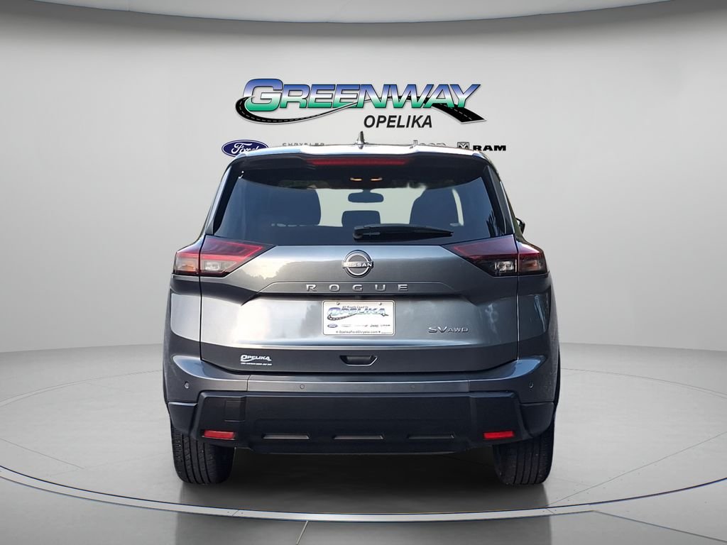 Used 2024 Gray Nissan SV image 4