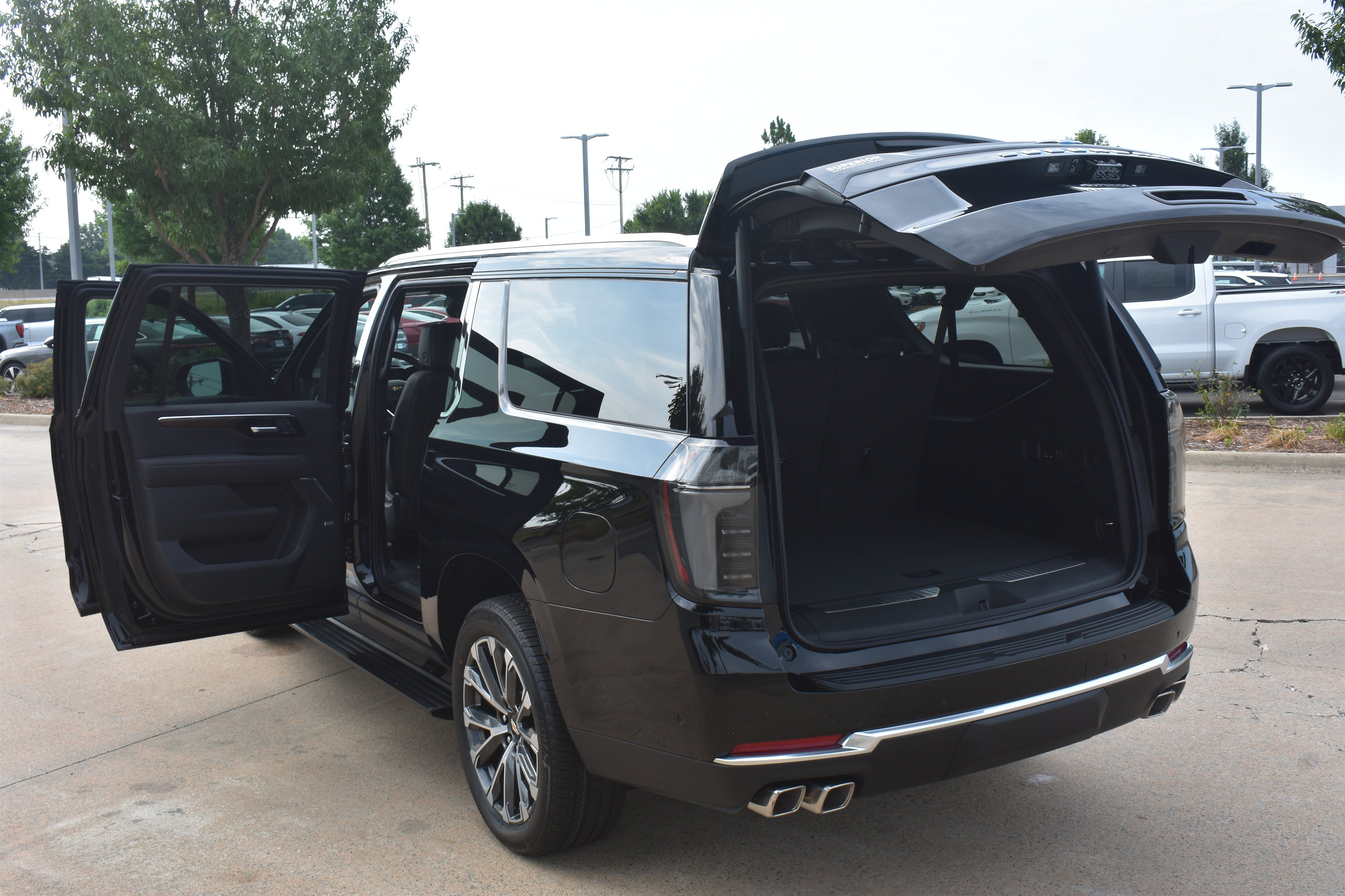 2026 Chevrolet Suburban High Country - Photo 18