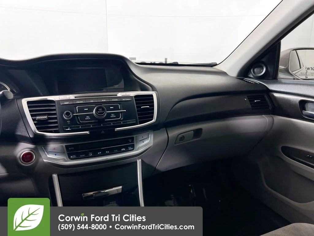Used 2013  Honda EX image 26