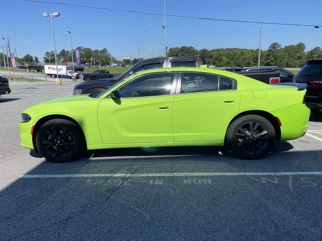 Used 2023 Sublime Clearcoat Metallic Dodge SXT image 4