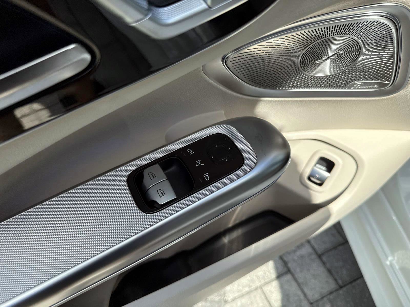 New 2026 Moonlight White Mercedes-Benz 450 4MATIC® Coupe image 13