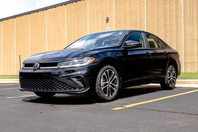 New 2026 Black Volkswagen 1.5T Sport image 3