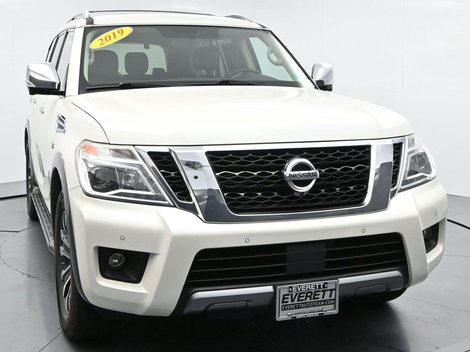 Used 2019 Pearl White Tricoat Nissan SL image 2
