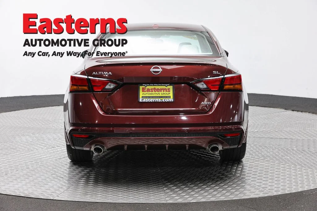 Used 2024 Red Nissan 2.5 SL image 6