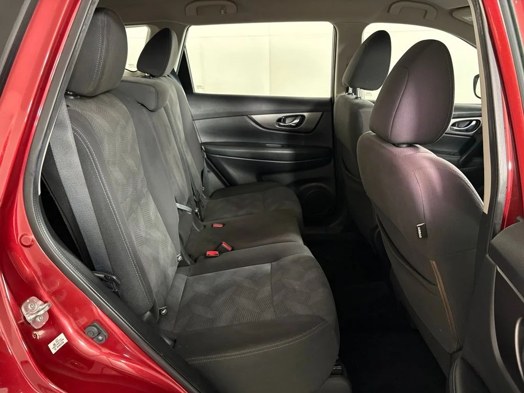 Used 2016 Red Nissan S image 36