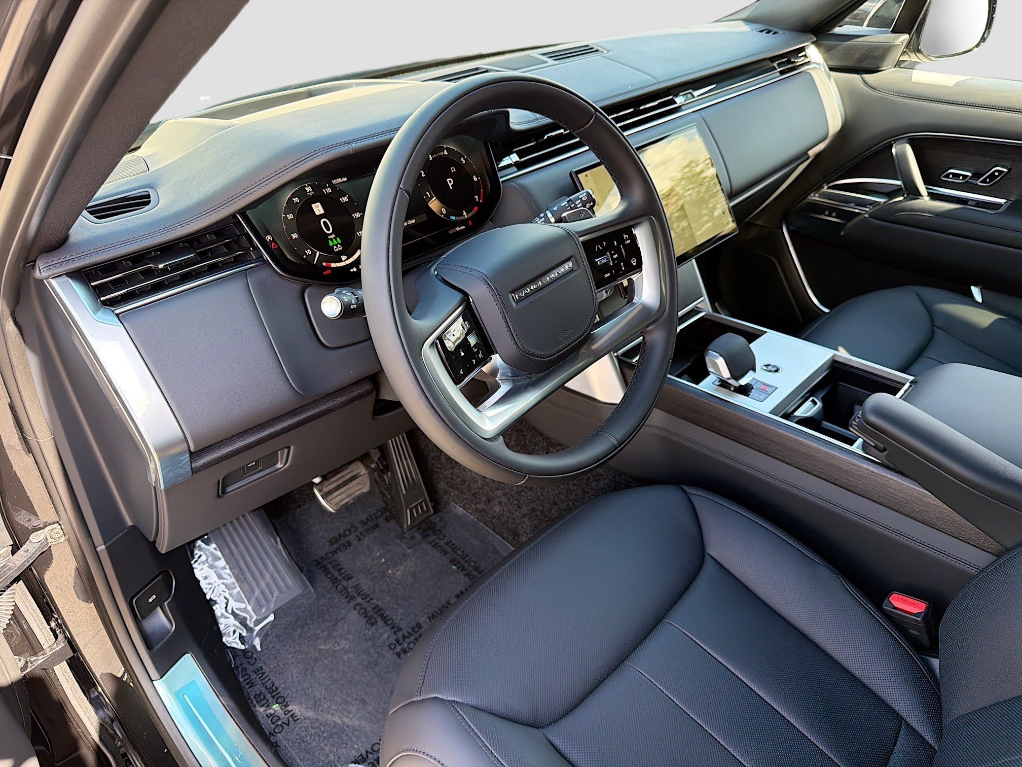 New 2026 Santorini Black LAND ROVER SE 7 Seats image 25