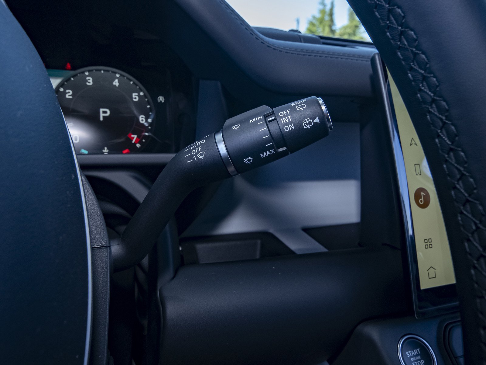 New 2026 Fuji White Land Rover X-Dynamic SE image 18