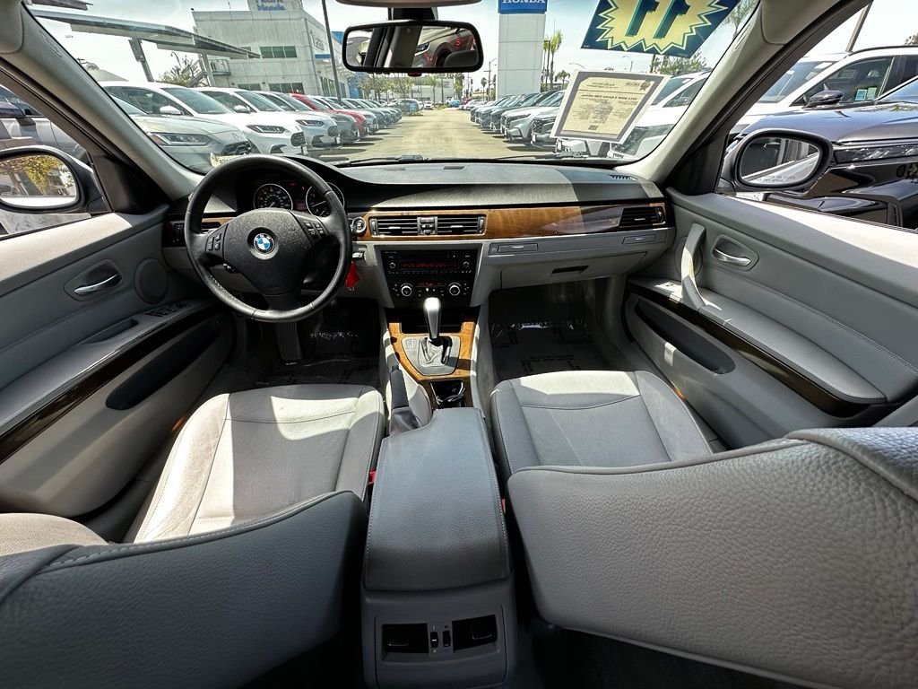 Used 2011 Titanium Silver Metallic BMW 328i xDrive image 16