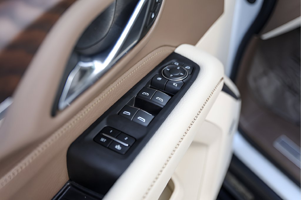 Used 2024 White GMC Denali image 24
