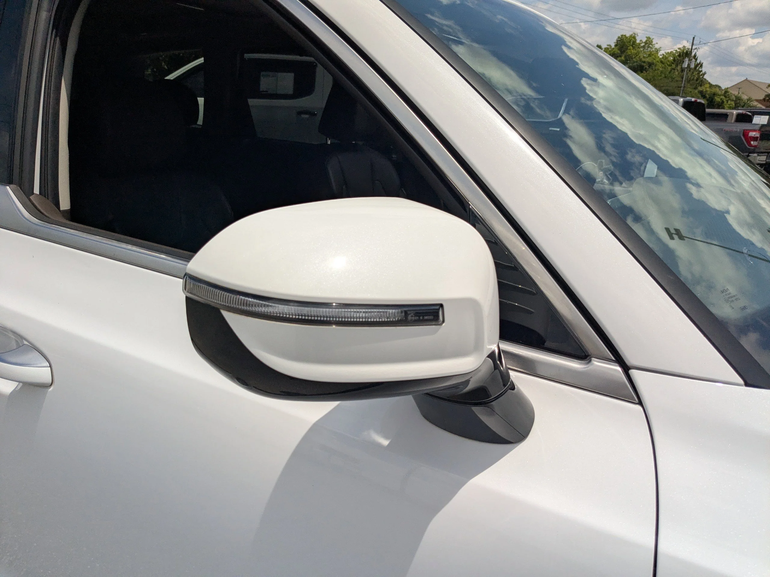 Used 2022 White Kia SX image 12