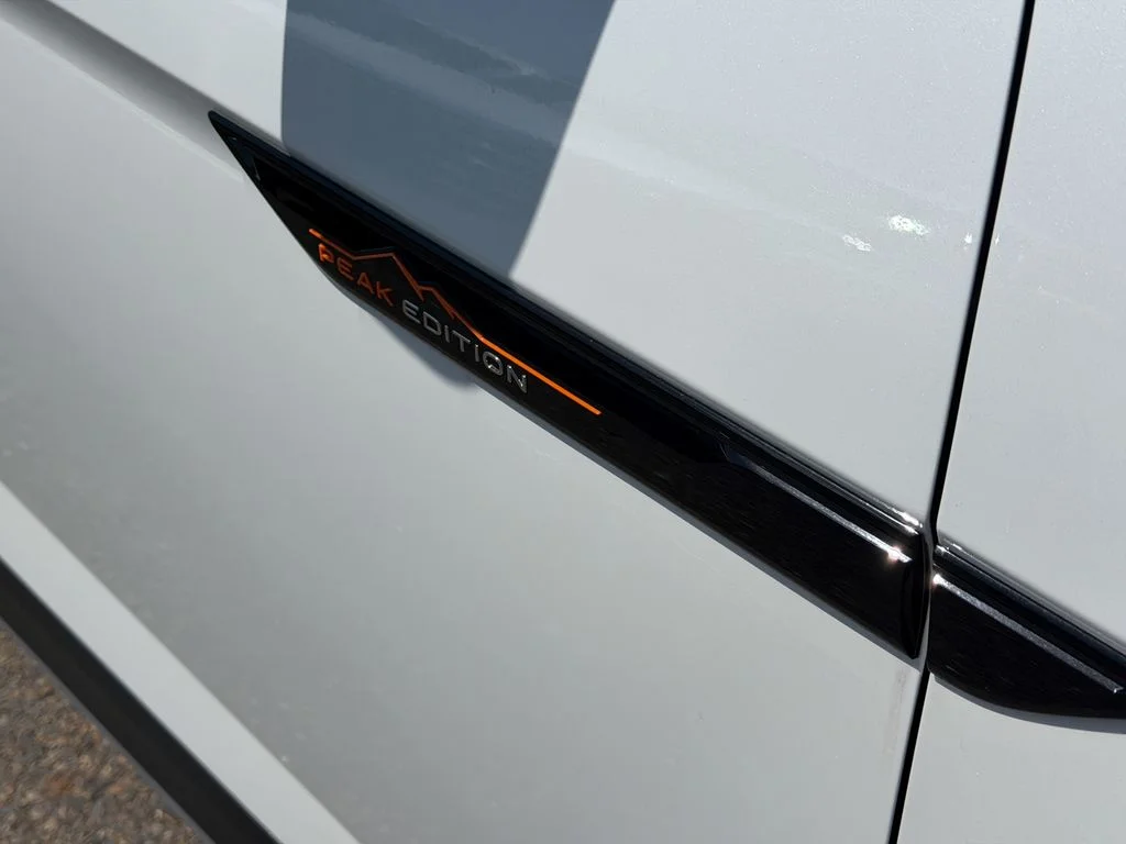 New 2026 Opal White Pearl Volkswagen 2.0T Peak Edition image 6