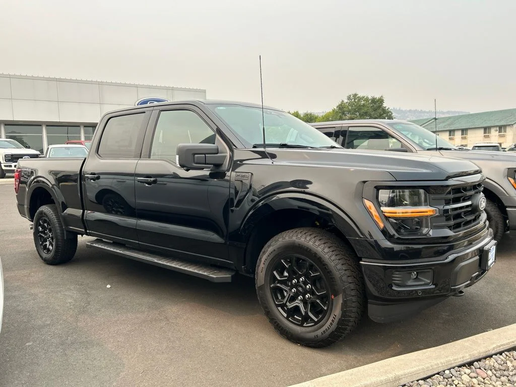 New 2026 Agate Black Metallic Ford XLT image 7