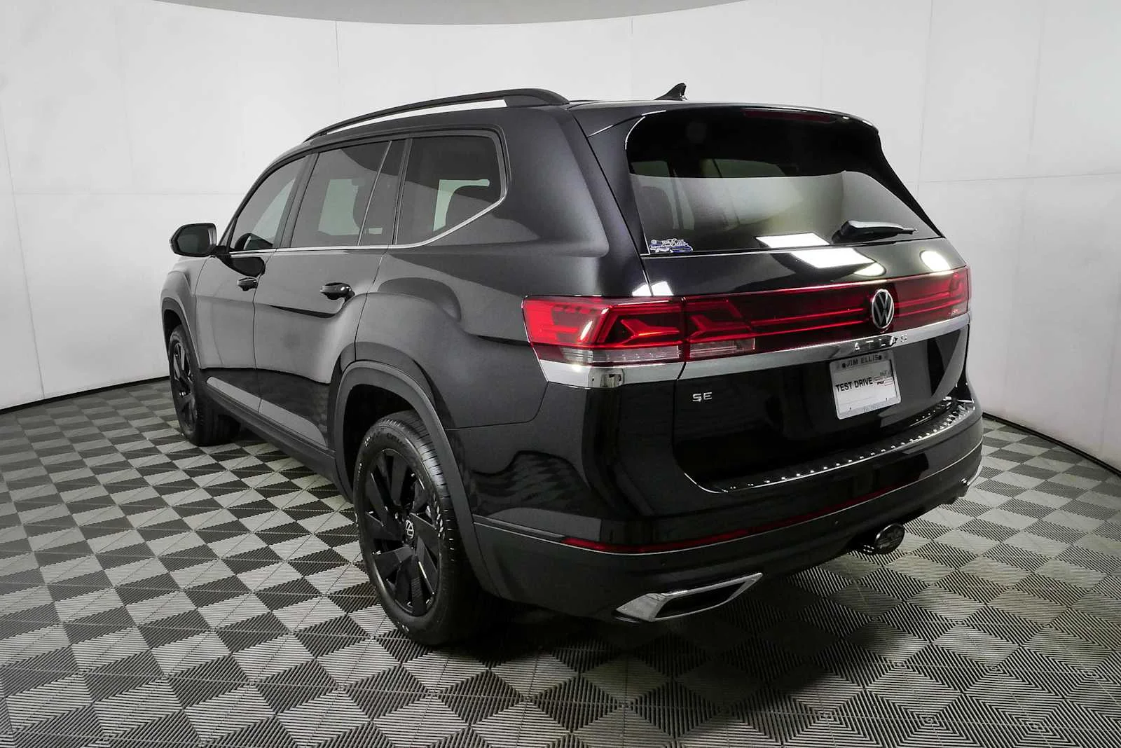 New 2026 Deep Black Pearl Volkswagen 2.0T SE w/Technology image 28