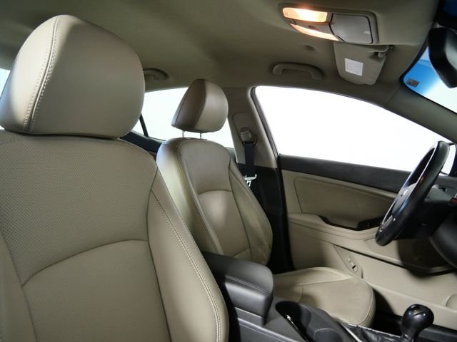 Used 2013 Red Kia EX image 13