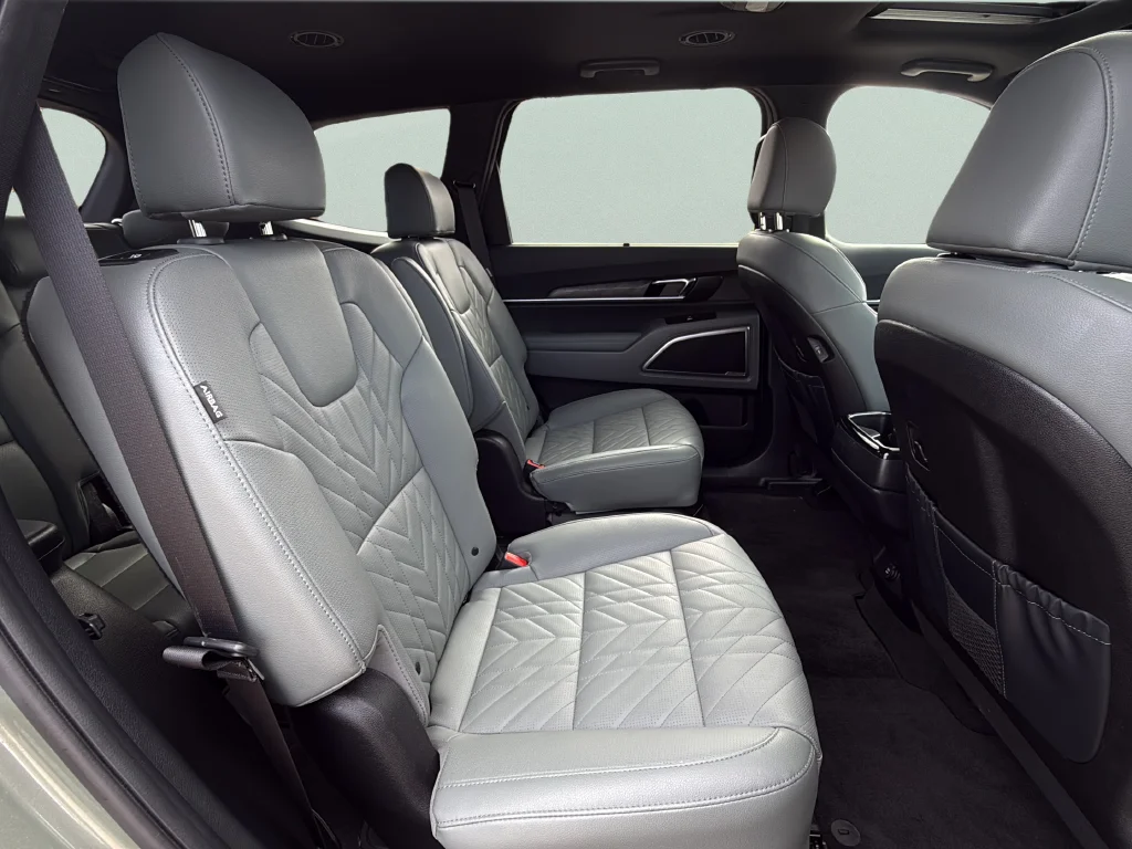 Used 2024 Jungle Green Kia EX X-Line image 21