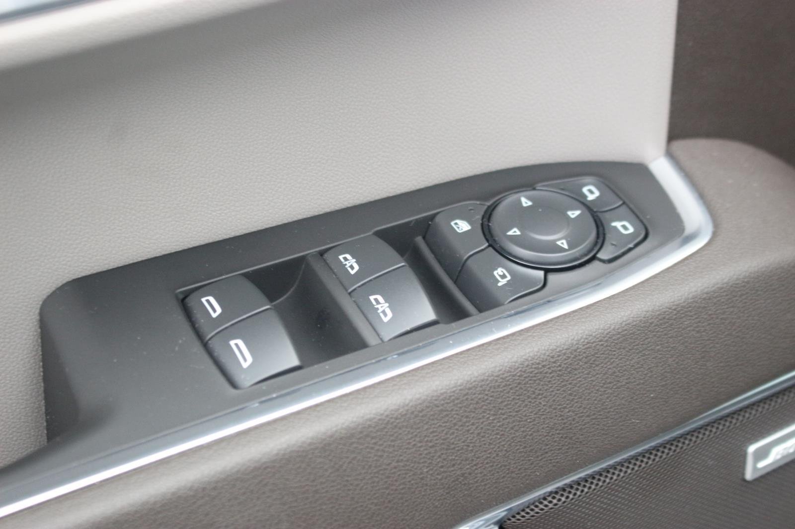 Used 2025 Sterling Gray Metallic Chevrolet LTZ image 15