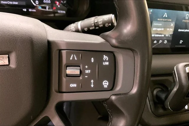 Certified Used 2024 White Land Rover X-Dynamic SE image 19