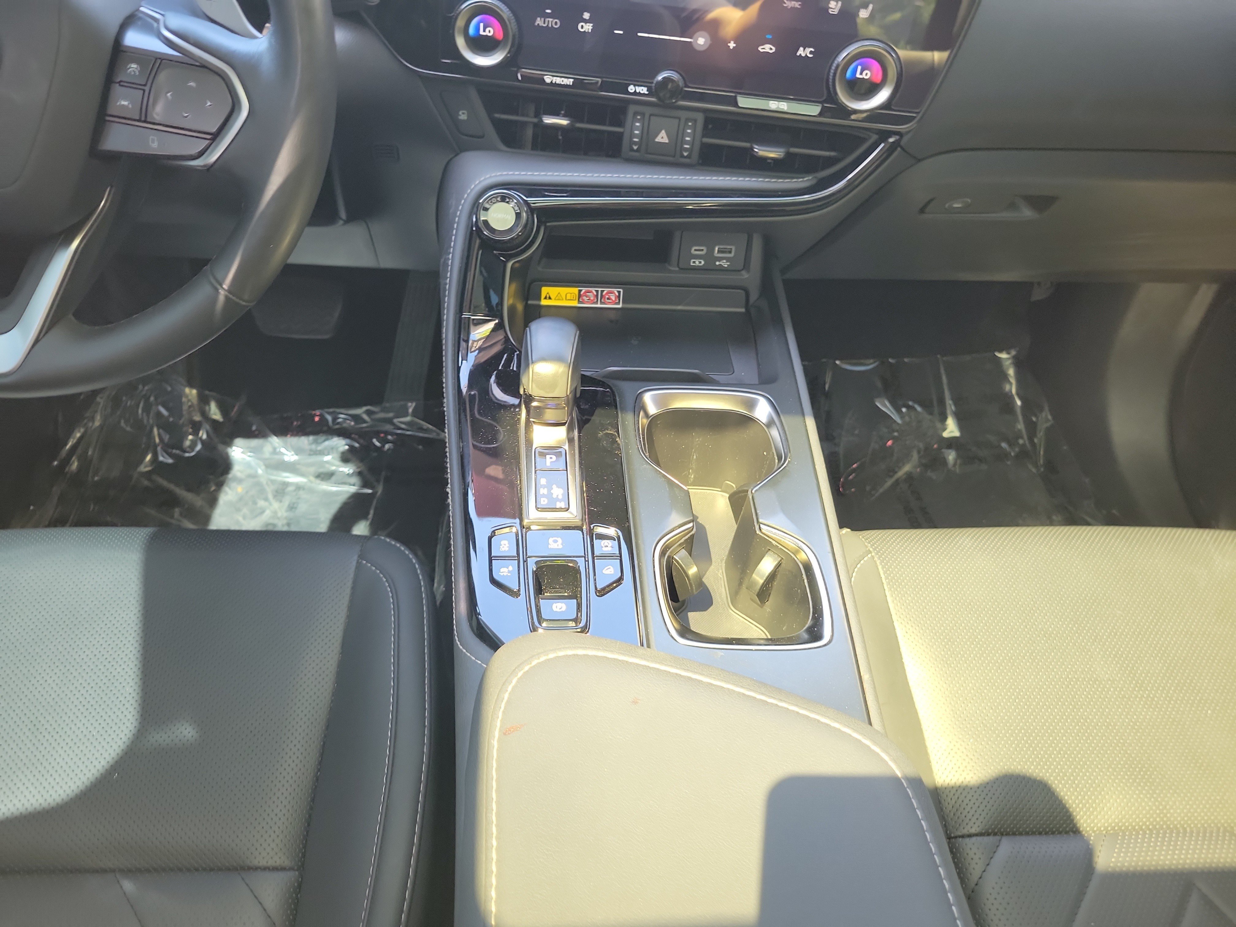 Used 2024 Silver Lexus 350 Luxury image 17