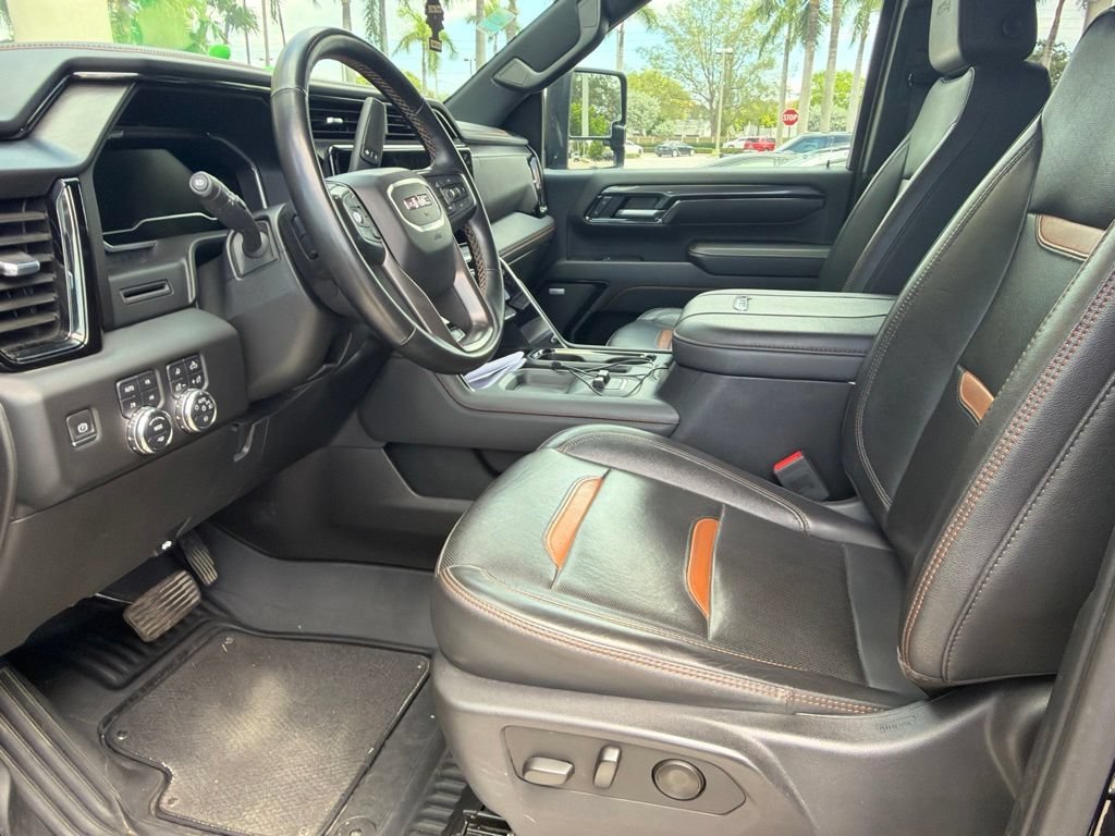 Used 2024 Onyx Black GMC AT4 image 4