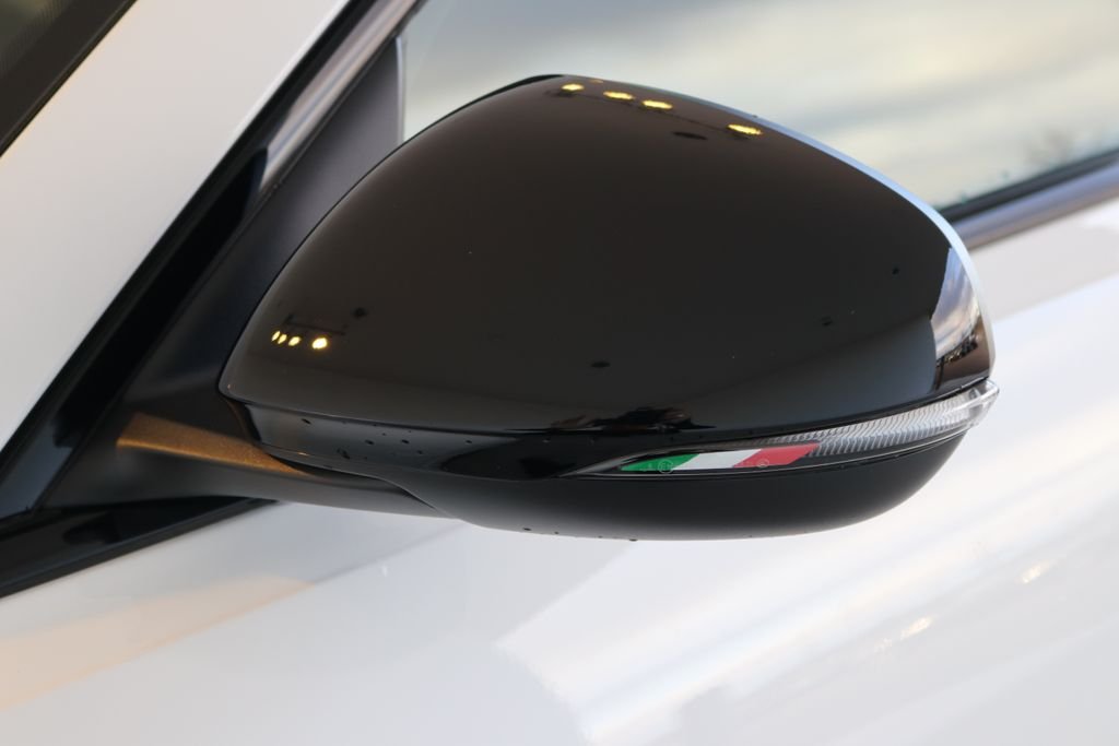 New 2025 Milano White Exterior Paint Alfa Romeo Base image 42