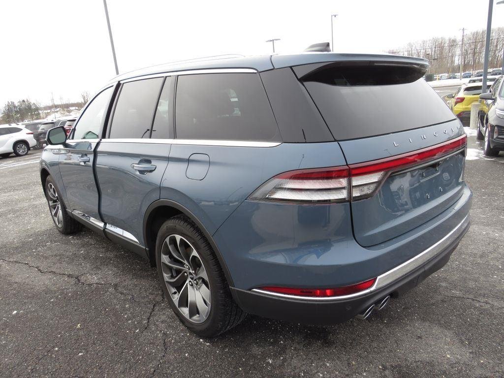 Used 2025 Blue Metallic Lincoln Reserve image 9