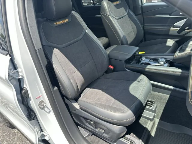 New 2026 Space White Metallic Ford Tremor® image 56