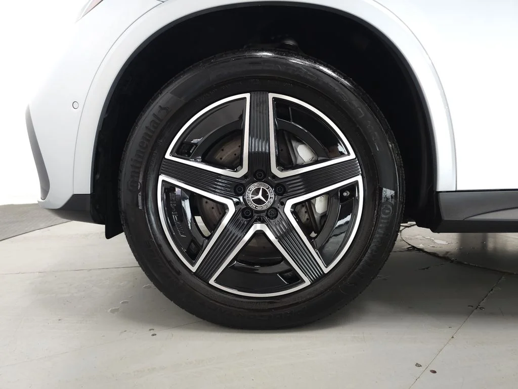 Used 2025 Cirrus Silver Metallic Mercedes-Benz GLC 350e image 31