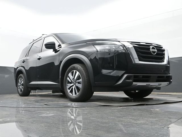 Used 2025 Super Black Nissan SL image 26