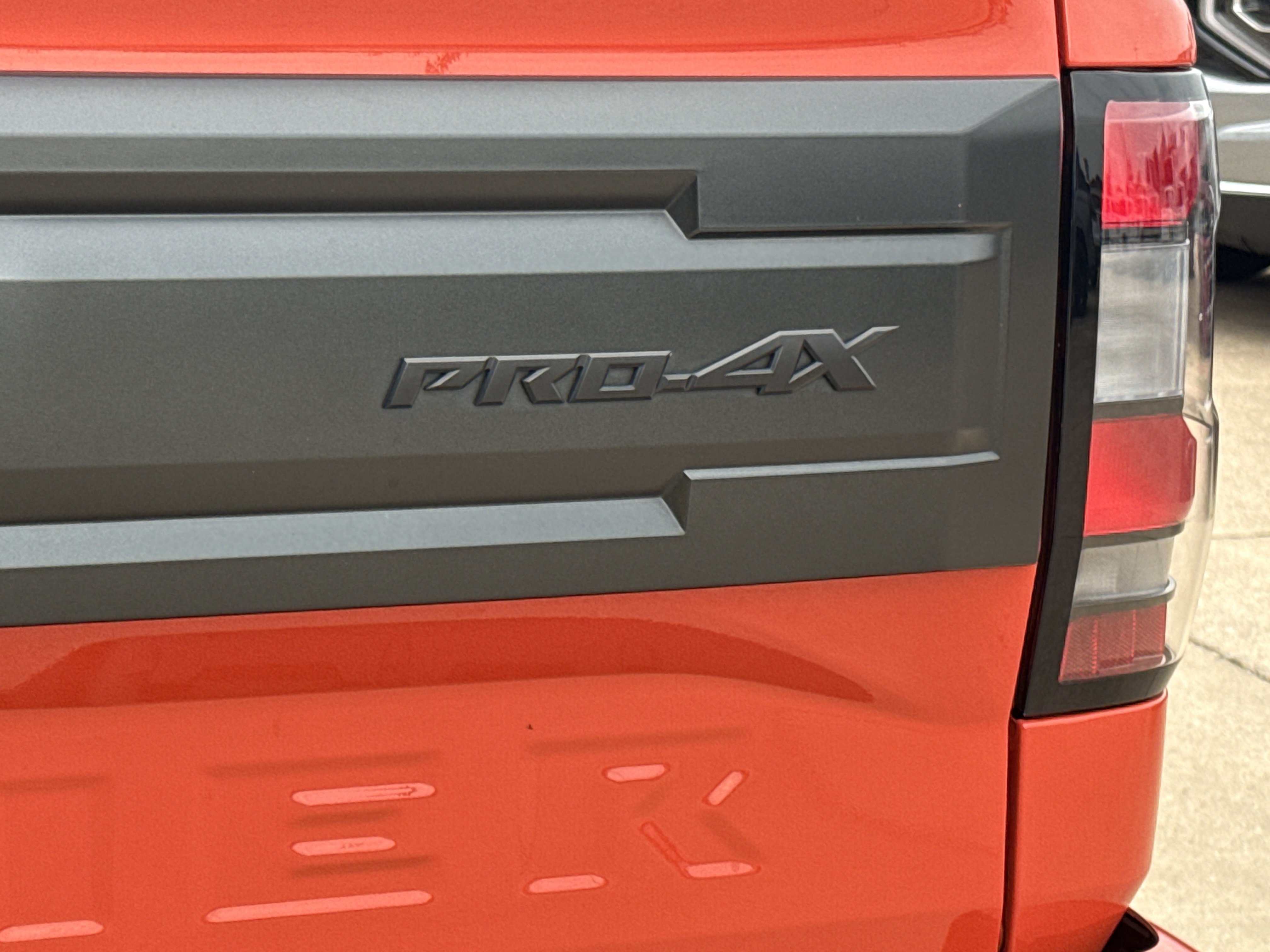 Used 2025  Nissan PRO-4X image 9