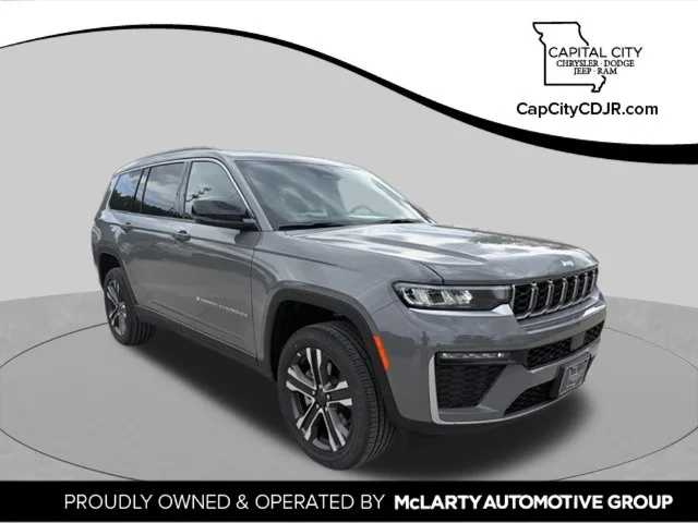 New 2027 Sting-Gray Clearcoat Jeep Limited image 1