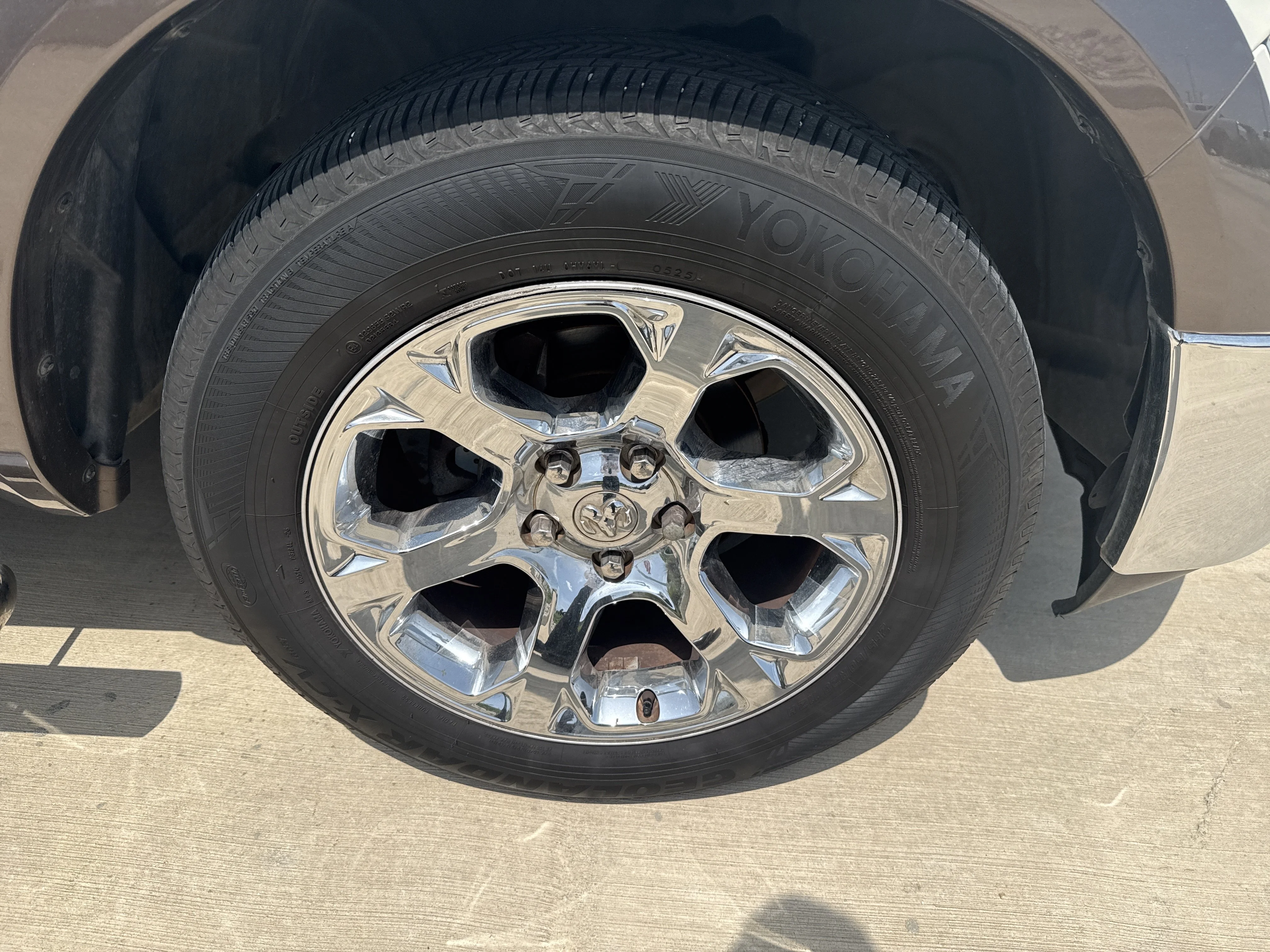 Used 2018 White Ram Laramie image 22