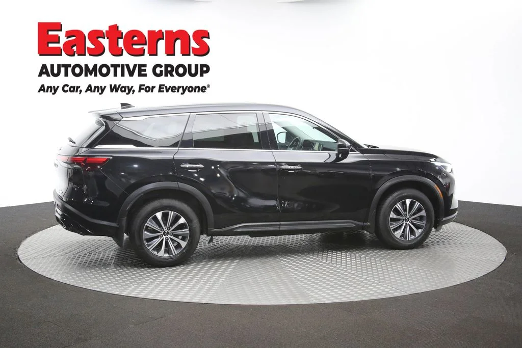 Used 2023 Black INFINITI PURE image 46
