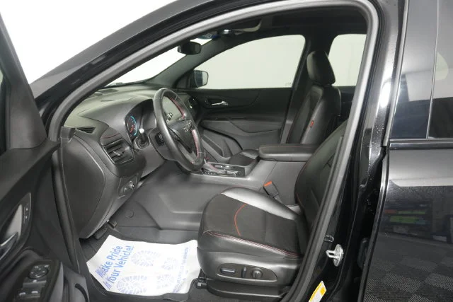 Used 2023 Mosaic Black Metallic Chevrolet RS image 22