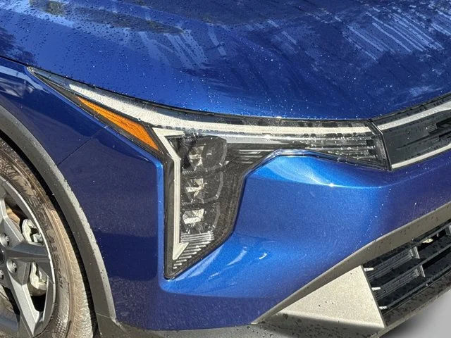 Used 2025 Blue Kia LXS image 9