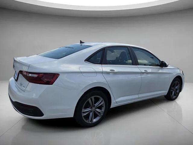 Used 2024 Opal White Pearl Volkswagen SE image 5