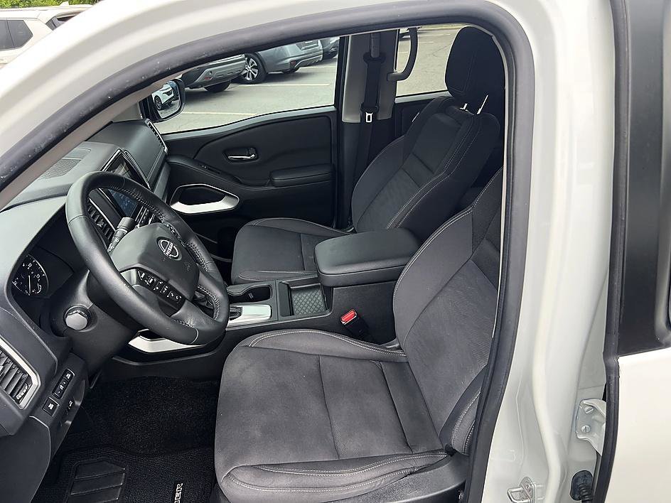 Used 2023 Glacier White Nissan SV image 13